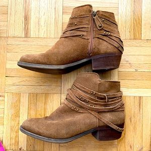 Ankle boots! Very cool and great condition! Size 8